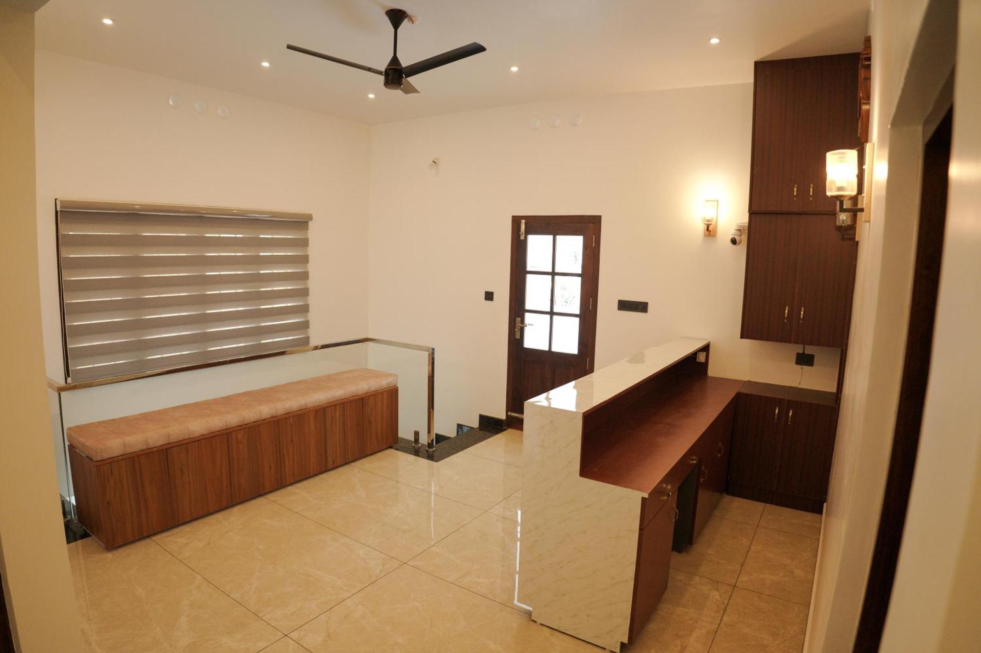 Teak And Lake Homestay Thekkady Exterior photo